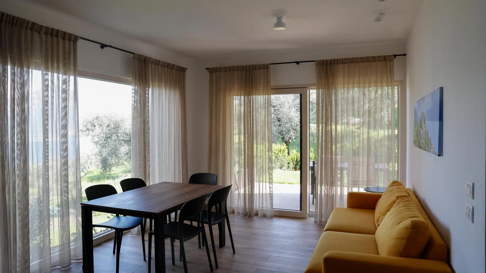 Podere Sabaina, Private Villa Mit Pool, Seeblick Und 3 Wohneinheiten Zur Alleinnutzung Torri Del Benaco