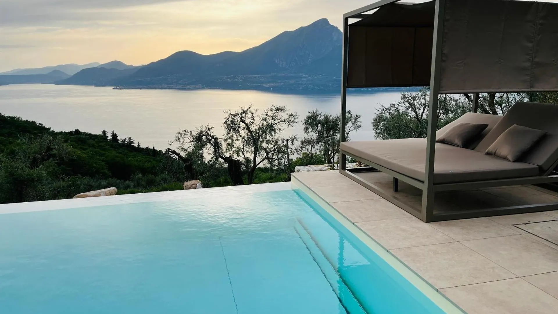 Podere Sabaina, Private Villa Mit Pool, Seeblick Und 3 Wohneinheiten Zur Alleinnutzung Torri Del Benaco Italie