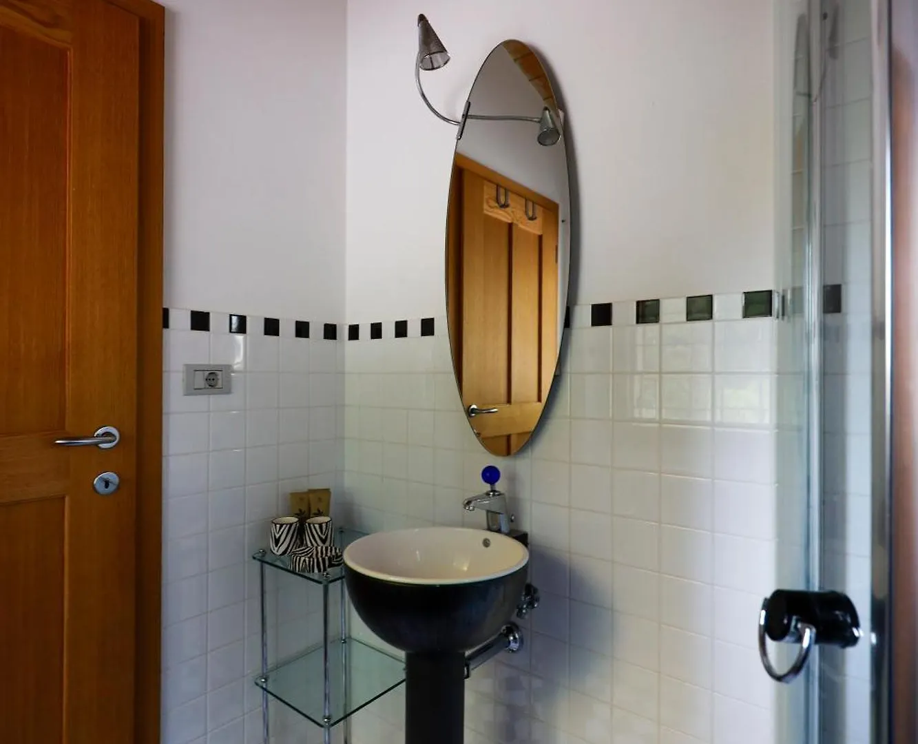 Podere Sabaina, Private Villa Mit Pool, Seeblick Und 3 Wohneinheiten Zur Alleinnutzung Torri Del Benaco