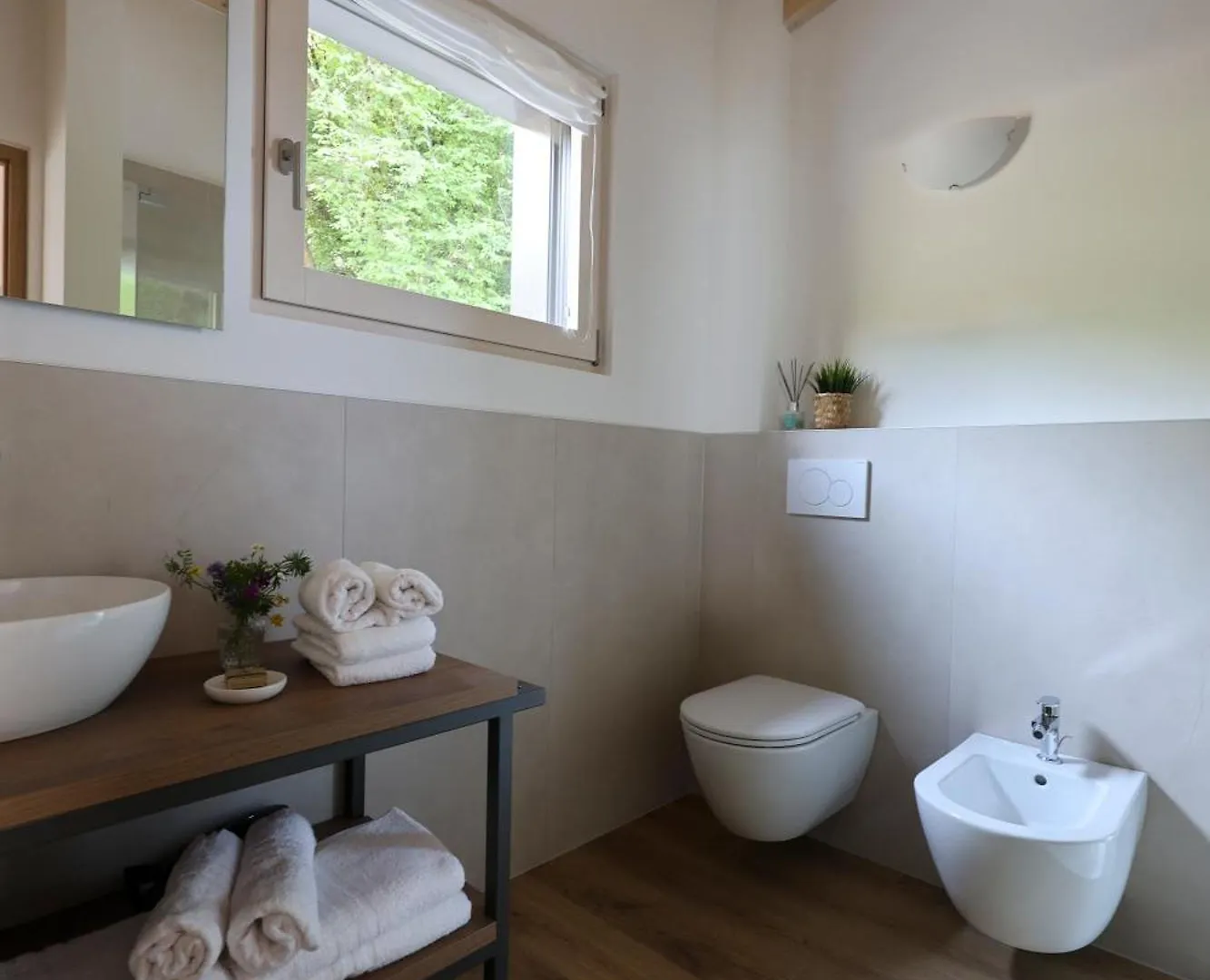 Podere Sabaina, Private Villa Mit Pool, Seeblick Und 3 Wohneinheiten Zur Alleinnutzung Torri Del Benaco