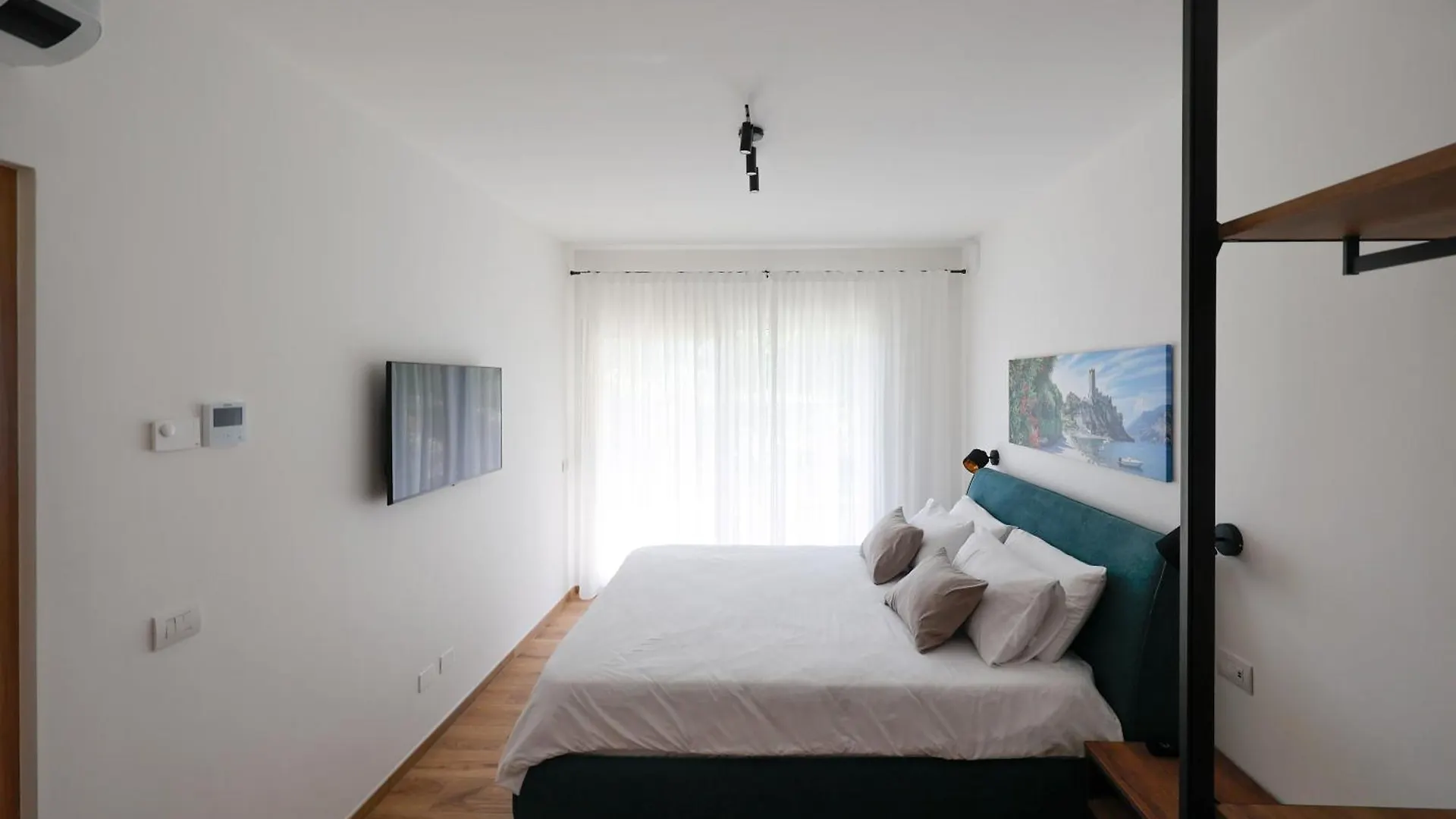 Podere Sabaina, Private Villa Mit Pool, Seeblick Und 3 Wohneinheiten Zur Alleinnutzung Torri Del Benaco