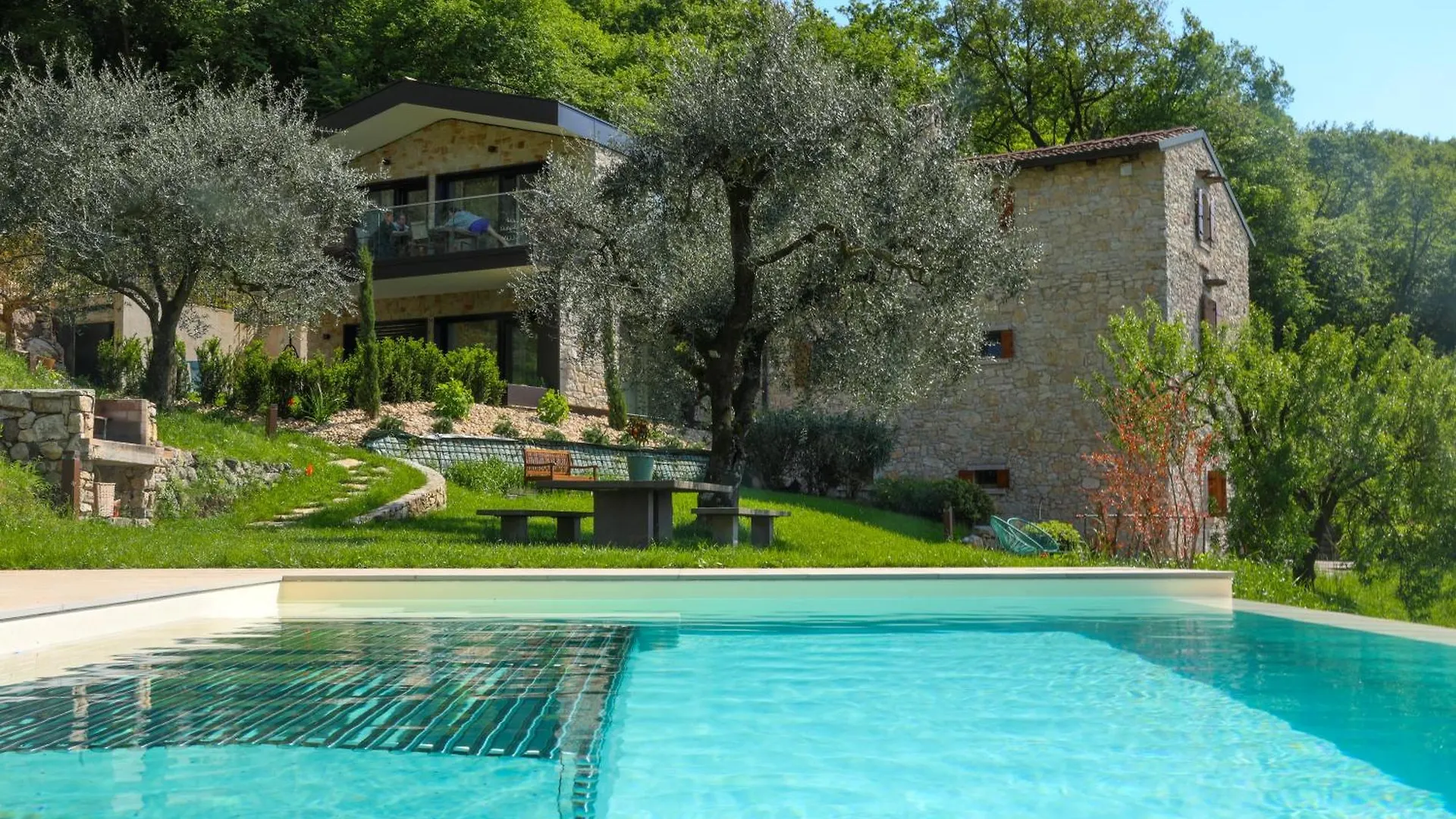 Podere Sabaina, Private Villa Mit Pool, Seeblick Und 3 Wohneinheiten Zur Alleinnutzung Torri Del Benaco